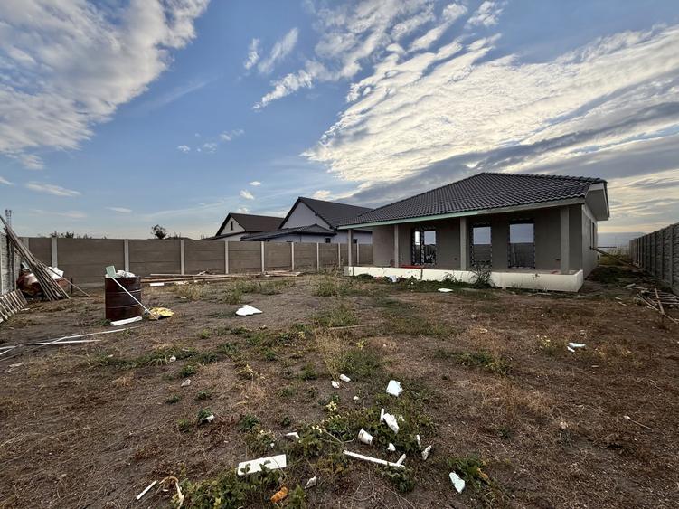 Casă individuală cu 4 camere cu Teren 533 Mp în Sânmihaiu Român