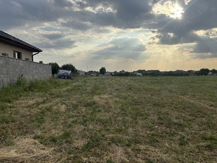 Teren de 1570 mp, în Cihei