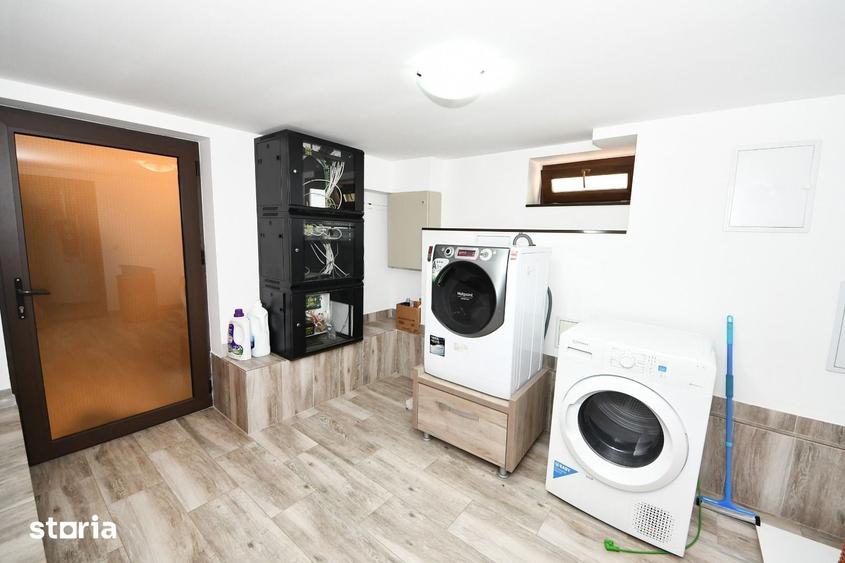 Casă cu 6 camere cu Teren 1470 Mp în Central