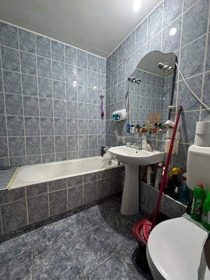 Apartament cu 2 camere semidecomandat, mobilat în Mărgeanului