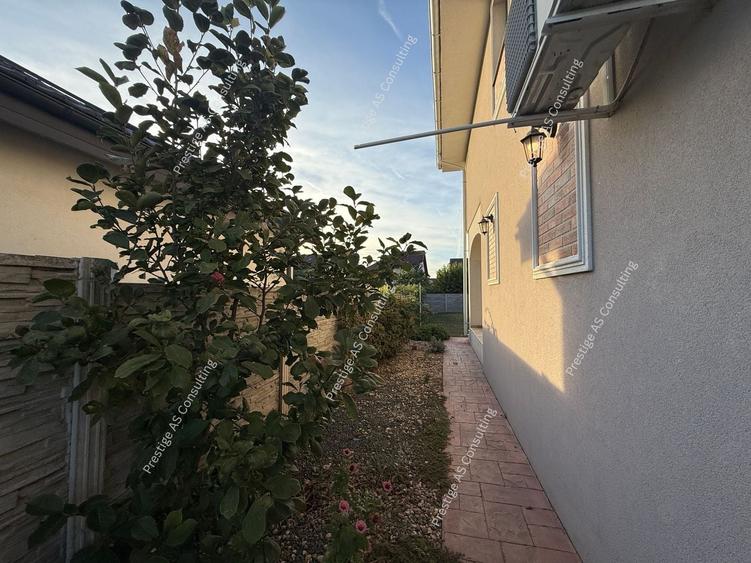 Duplex cu 4 camere cu Canalizare în Dumbrăvița
