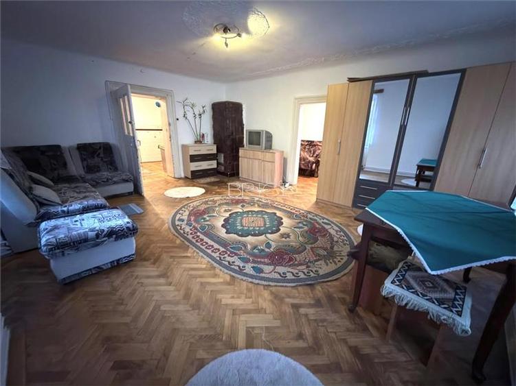 Apartament cu 2 camere semidecomandat în Centrul Istoric