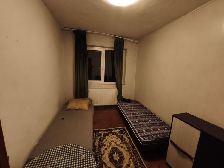 Apartament cu 3 camere semidecomandat, mobilat în Șagului