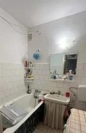 Apartament cu 3 camere decomandat în Giurgiului