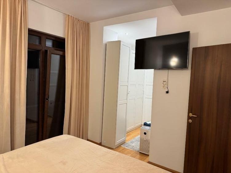 Apartament cu 3 camere decomandat, mobilat în Casin