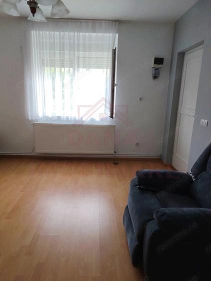 Casă cu 5 camere cu Canalizare în Central