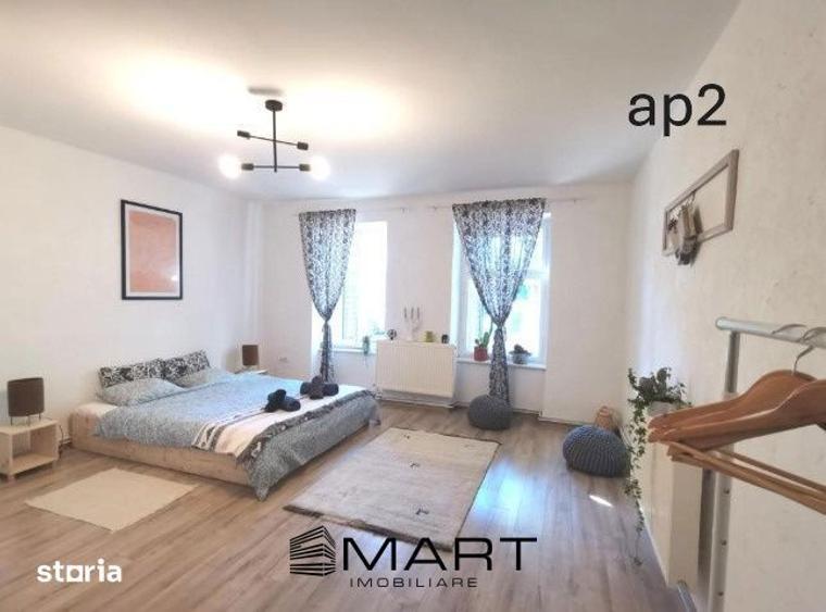 Casă cu 8 camere cu Canalizare în Central