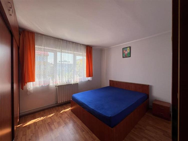 Garsonieră decomandată în Decebal