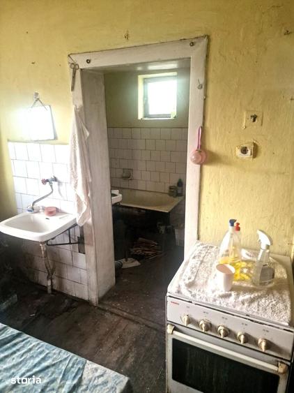 Casă cu 2 camere cu Teren 5500 Mp în Letca