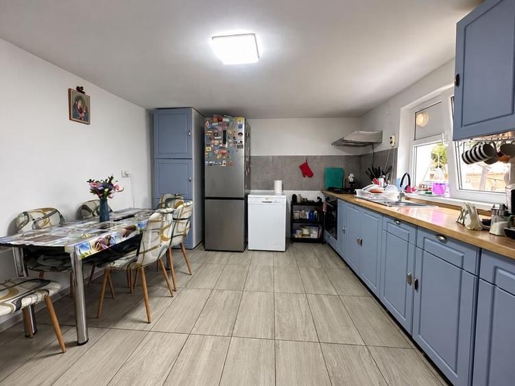 Casă cu 4 camere cu Teren 206 Mp în Eroilor