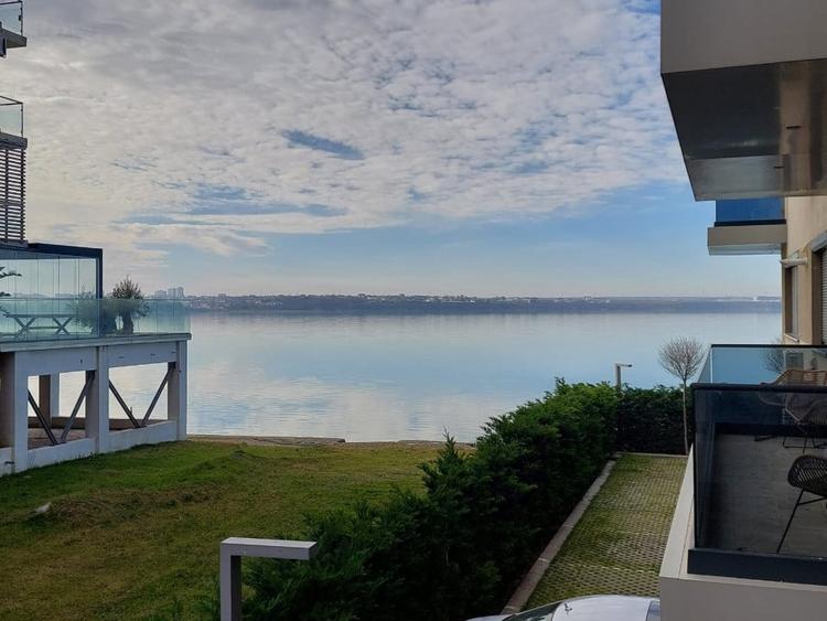 Apartament cu 2 camere decomandat, mobilat în Palazu Mare