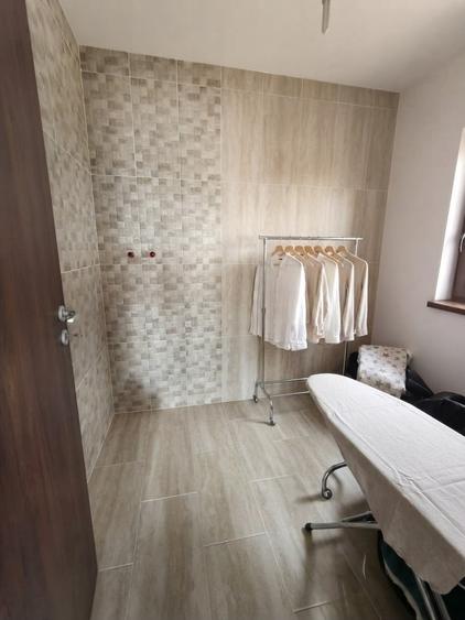 Casă cu 5 camere cu Canalizare în Dumbrăvița