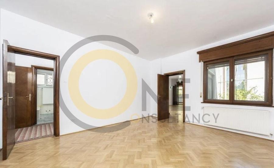 Apartament cu 5 camere decomandat, mobilat în Aviatorilor