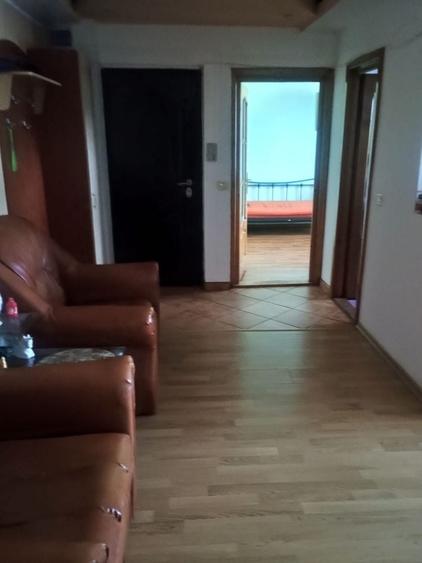 Casă cu 4 camere în Exterior Vest