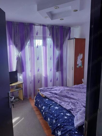 Apartament cu 4 camere semidecomandat în Micro 39