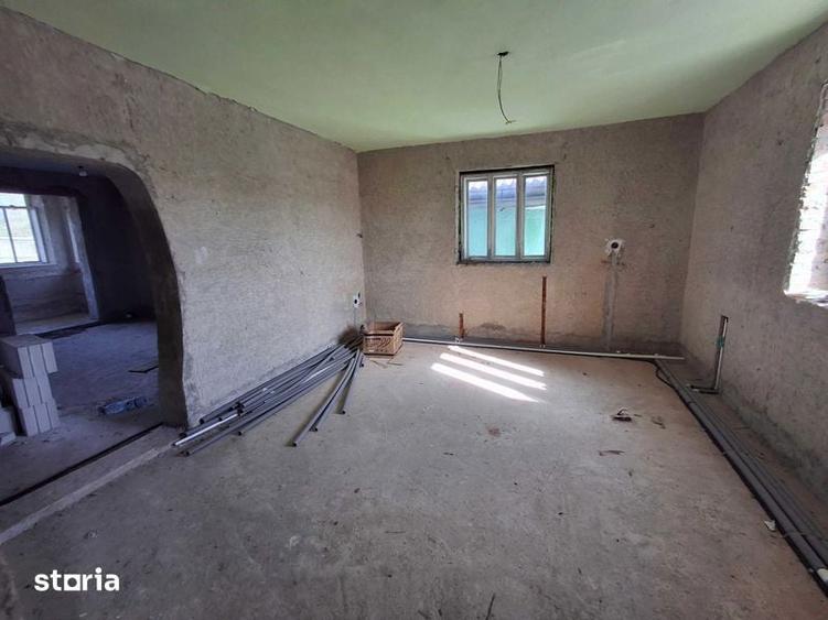 Casă cu 4 camere cu Teren 150 Mp în Sulița