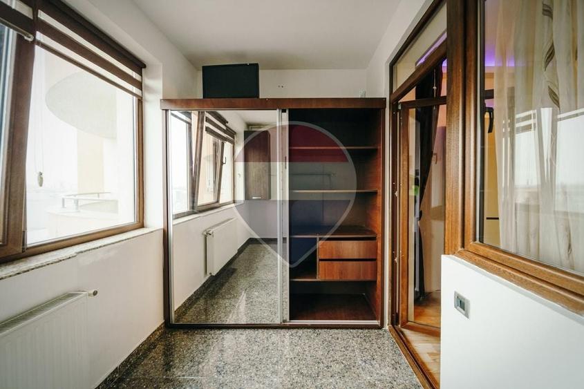 Apartament cu 2 camere nedecomandat, mobilat în Tractorul