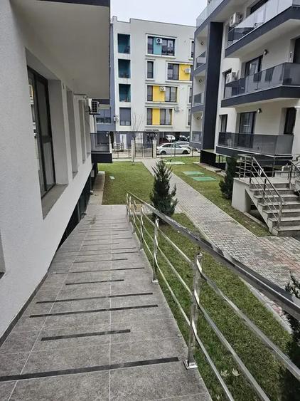 Apartament cu 3 camere semidecomandat în Theodor Pallady