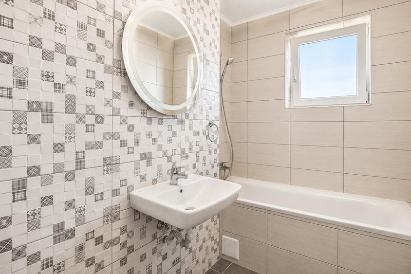Apartament cu 4 camere decomandat, mobilat în Tomis Plus