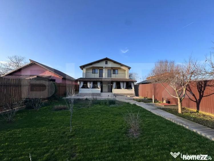 Casă cu 5 camere cu Teren 600 Mp în Răcari