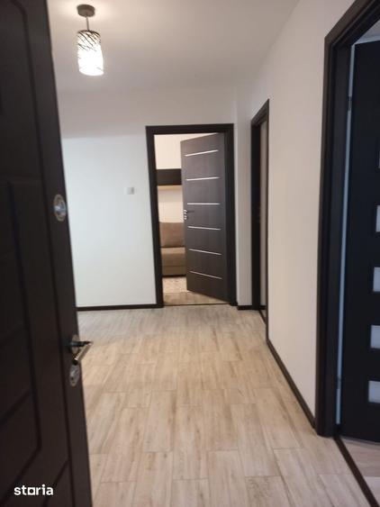 Apartament cu 3 camere în 1 Mai