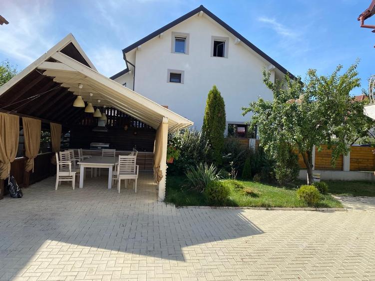 Casă cu 5 camere cu Teren 1000 Mp în Trivale