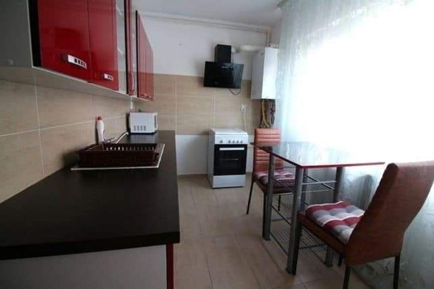 Apartament cu 2 camere decomandat în Exterior Vest