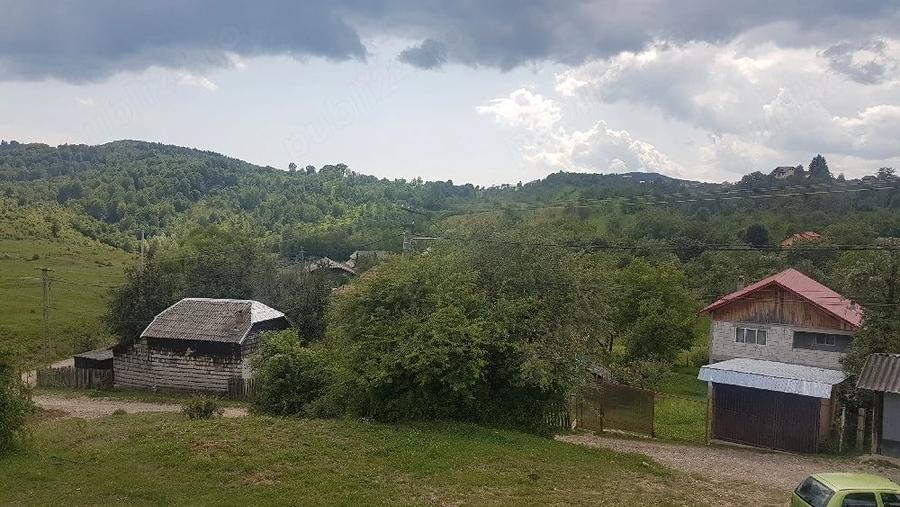 Teren de 1700 mp, în Pietroșița