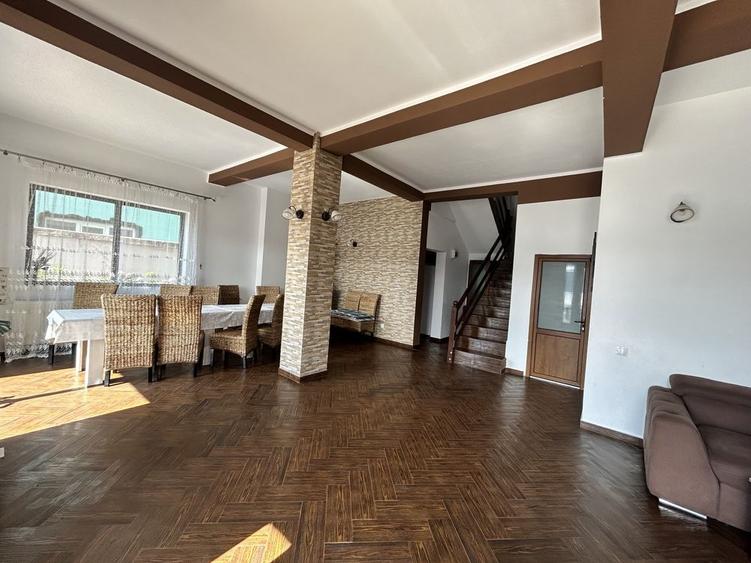 Casă cu 4 camere în Eșelnița