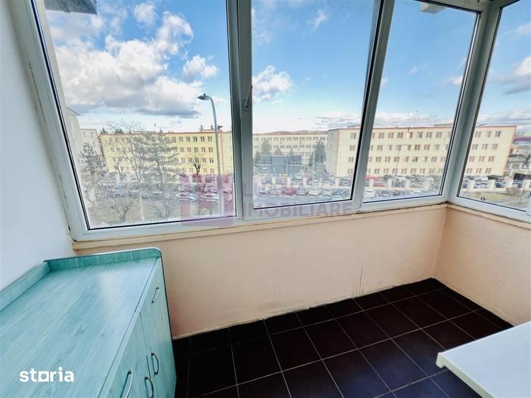 Apartament cu 3 camere decomandat în Central