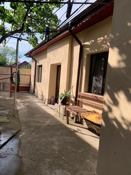 Casă cu 4 camere decomandat în Băceni