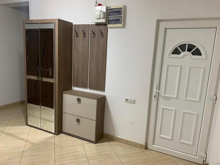 Casă individuală cu 5 camere cu Canalizare în Lazu