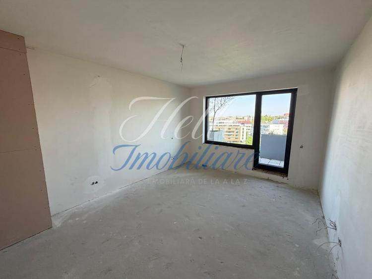 Penthouse cu 3 camere decomandat în Zorilor