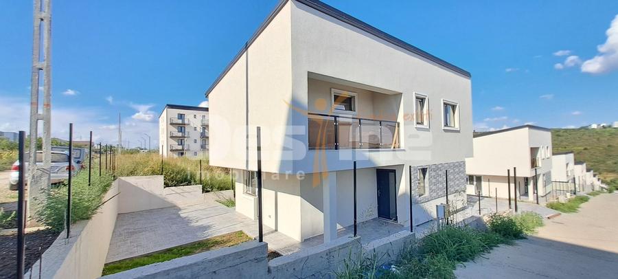 Casă individuală cu 4 camere cu Canalizare în Rediu