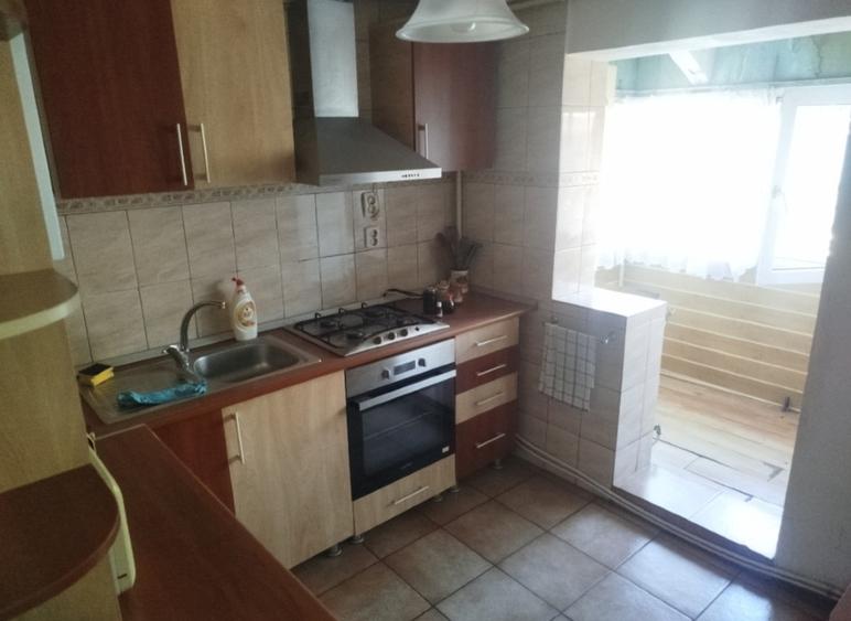 Apartament cu 3 camere decomandat în Frumoasa