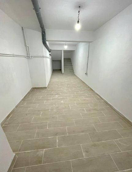 Casă individuală cu 6 camere cu Teren 150 Mp în Tei