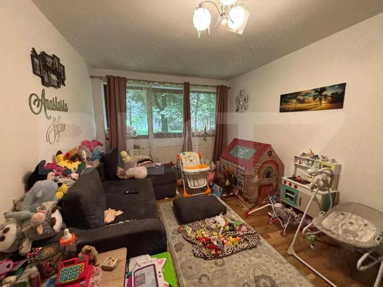 Apartament cu 2 camere semidecomandat, mobilat în Aleea Trandafirilor