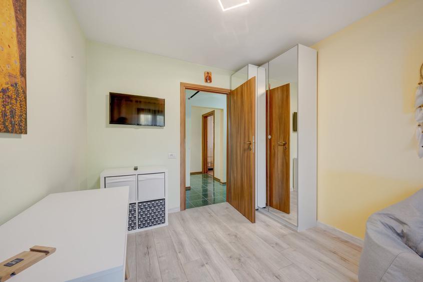 Apartament cu 3 camere decomandat în Berceni