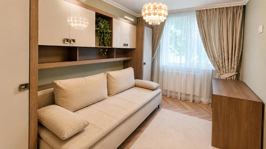 Apartament cu 3 camere decomandat, mobilat în Central