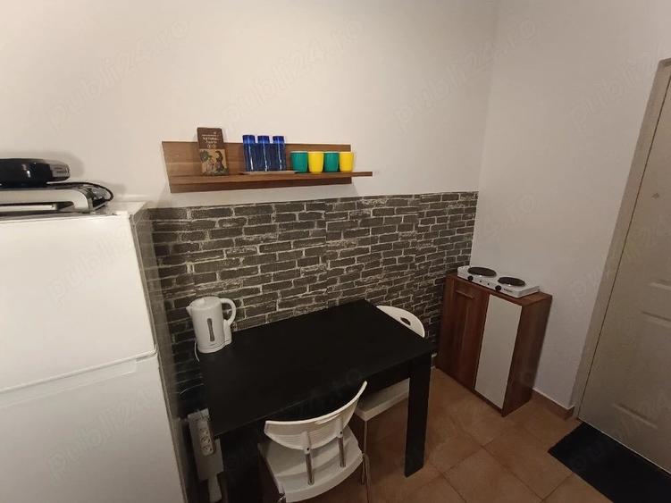 Garsonieră decomandată în Central