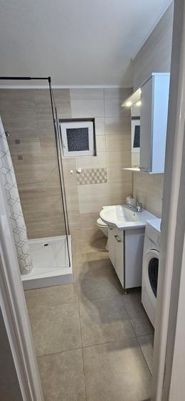 Apartament cu 3 camere decomandat în Petru Rareș