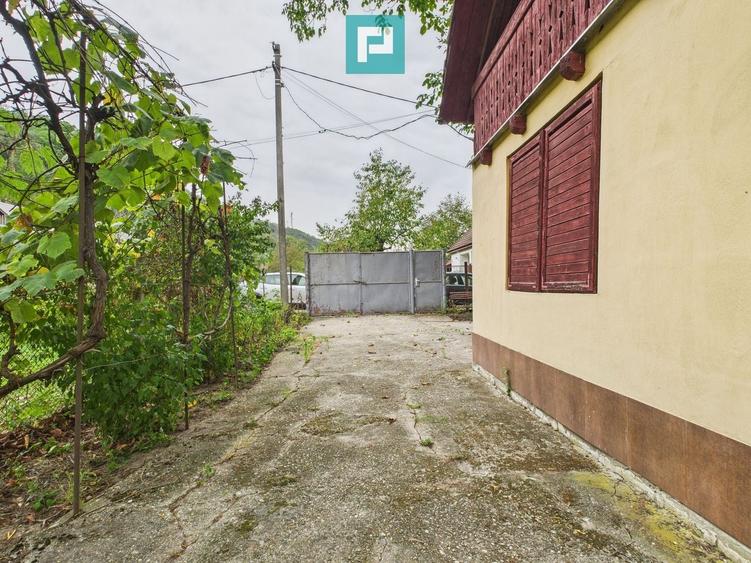 Casă individuală cu 3 camere cu Teren 400 Mp în Exterior Est