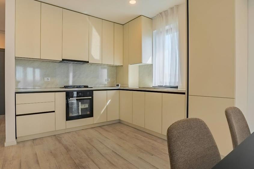 Apartament cu 3 camere decomandat, mobilat în Sisești