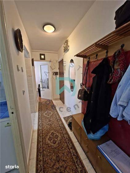 Apartament cu 3 camere semidecomandat în Astra