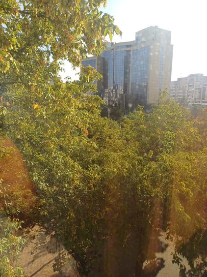 Apartament cu 4 camere decomandat în Calea București