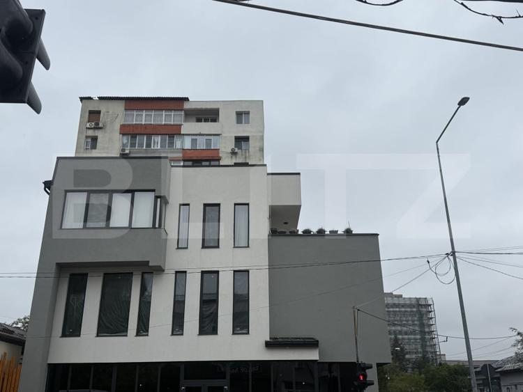 Birou, de 197 mp, în Micro 6