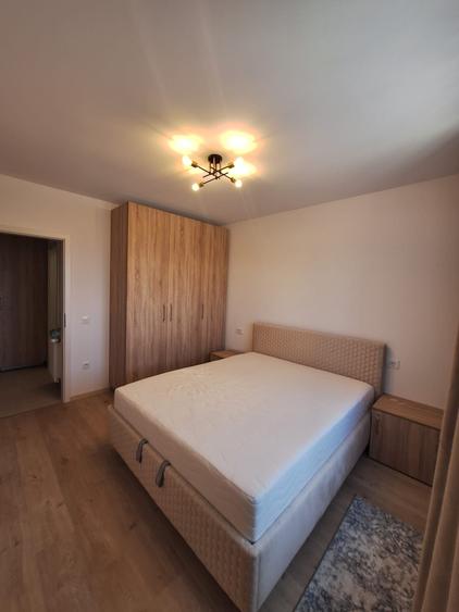 Apartament cu 2 camere decomandat în Tractorul