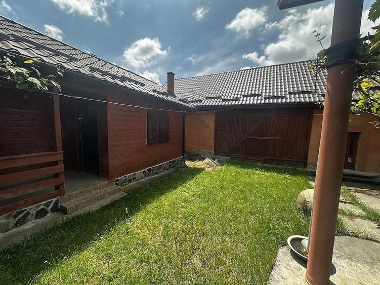 Casă cu 3 camere cu Teren 2200 Mp în Nireș