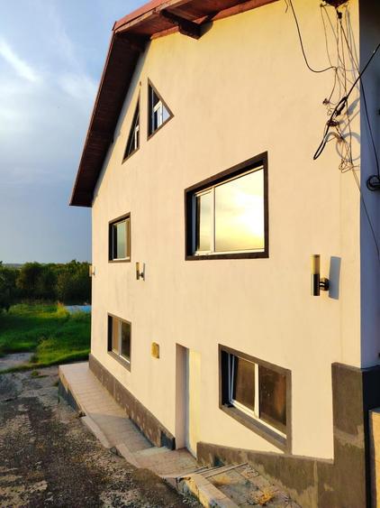Casă individuală cu 7 camere cu Piscina în Gorgota