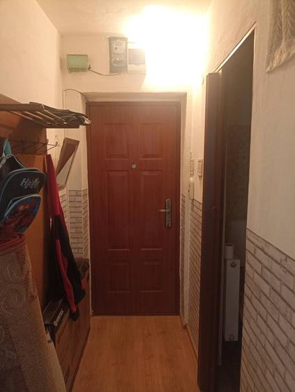 Apartament cu 2 camere nedecomandat în Simeria